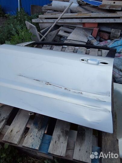 Дверь Приус 20