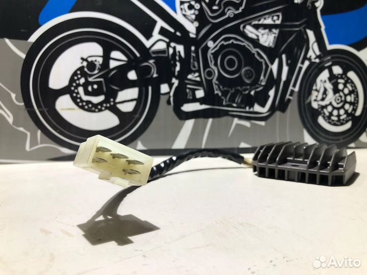 Регулятор напряжения Yamaha FZ 400 Fazer 1997г