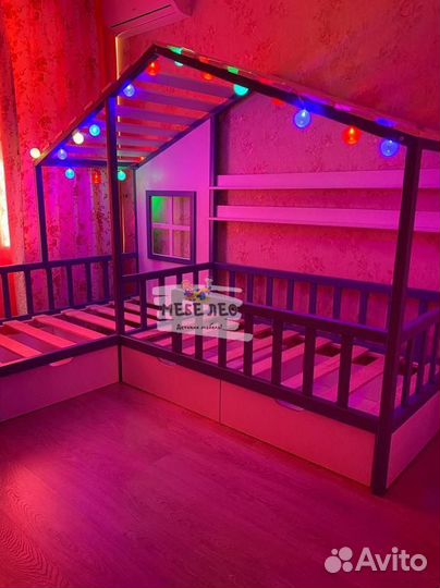 Кровать домик