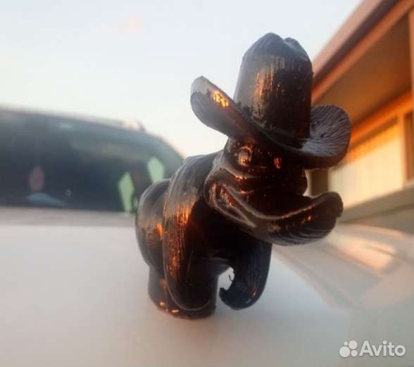 Злая утка на капот