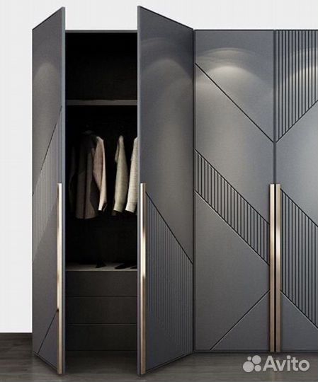 Шкаф с рельефными фасадами