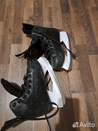 Коньки хоккейные