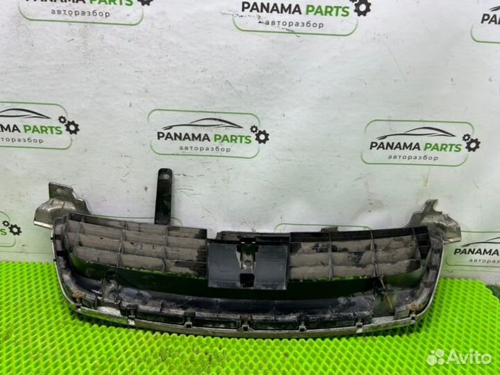 Решетка радиатора Nissan Bluebird Sylphy FG10 2003