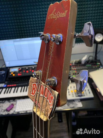 Бас гитара Aria pro ii csb 300