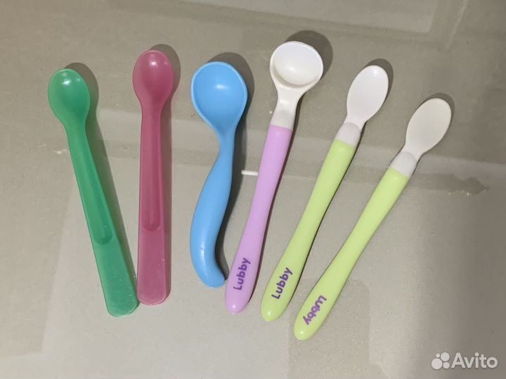 Бутылочки для кормления и молокоотсос