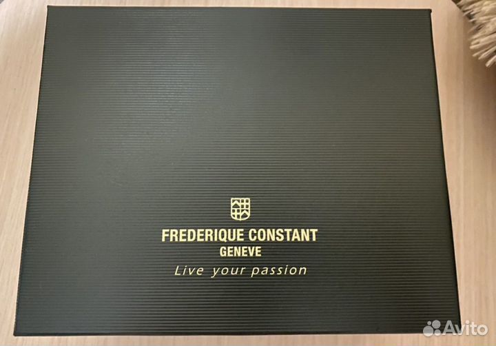 Часы Frederique Constant