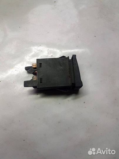 Кнопка аварийной сигнализации Audi 100 4A2 AAH