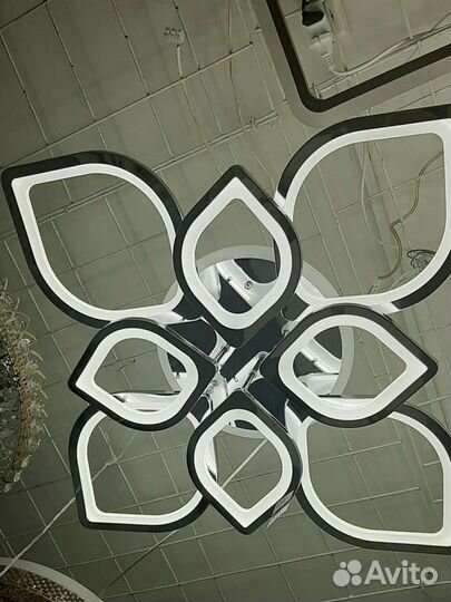 Люстра освещение