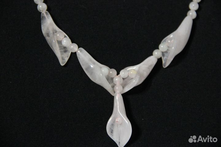 Колье розовый кварц каны цветы бусы камень