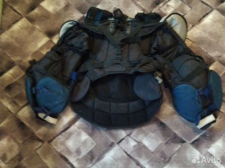 Нагрудник хоккейный вратарский