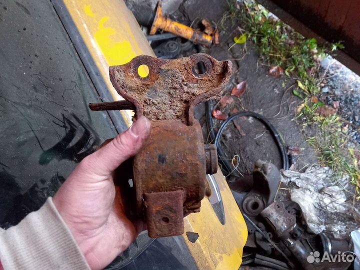 Mazda 6gg Опора Кпп левая