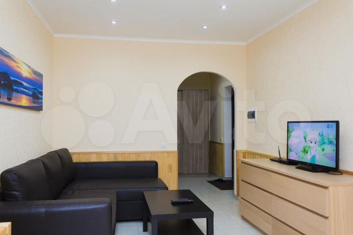 1-к. квартира, 42 м², 1/9 эт.