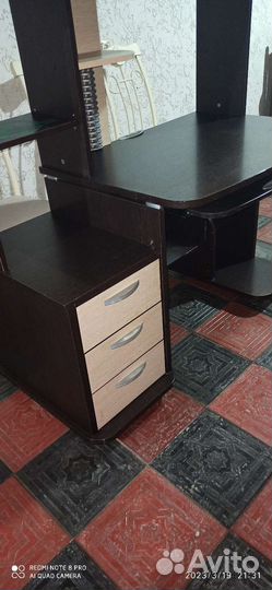 Компьютерный стол