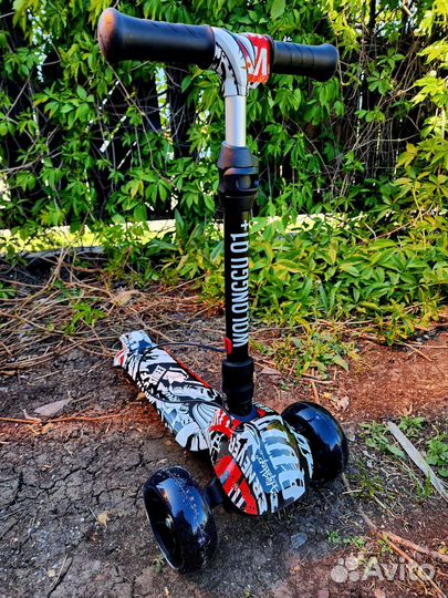 Новый Детский электросамокат трехколесный