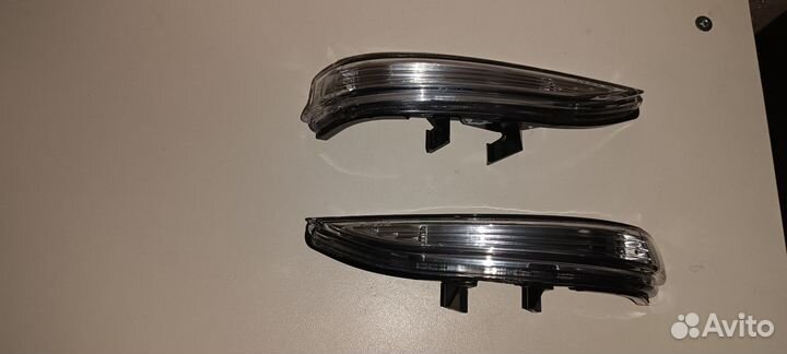 Поворотники боковых зеркал на Лада Веста NG