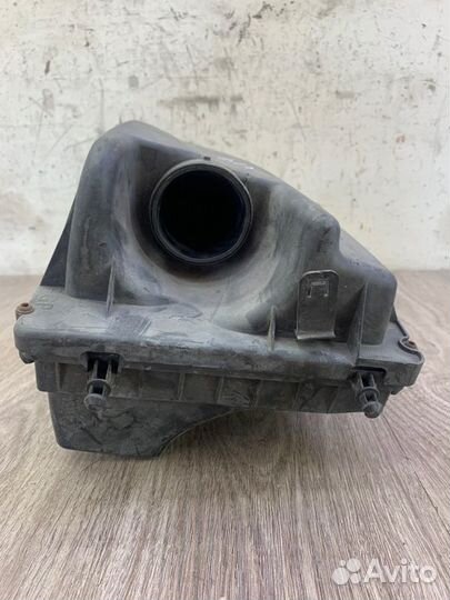 Корпус воздушного фильтра Opel Astra H Z16XEP