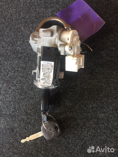 Toyota Corolla E150 Замок зажигания+2 ключа