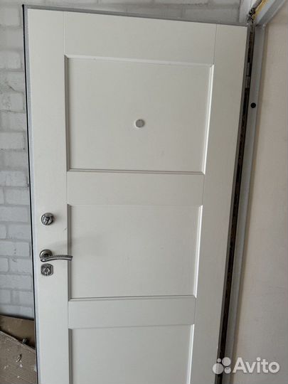 Металлическая дверь бу