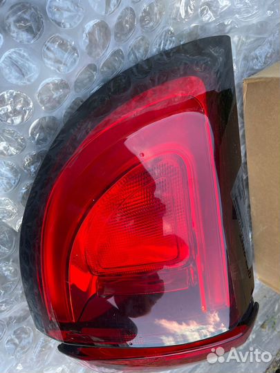 Фонари задние chrysler pacifica RU левый и правый