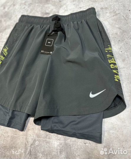 Шорты-тайтсы Nike для бега