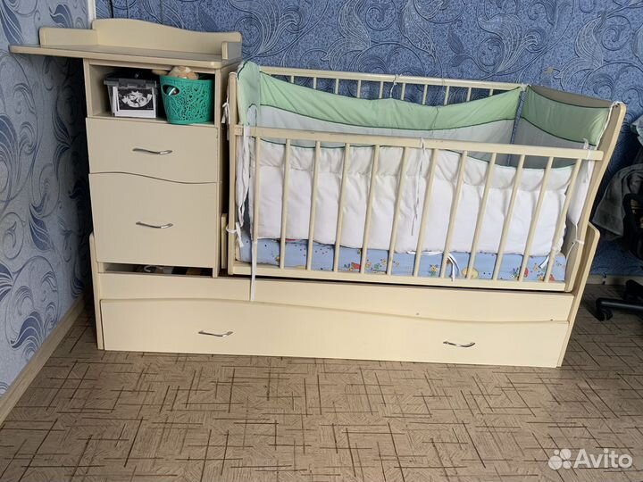 Детская кроватка