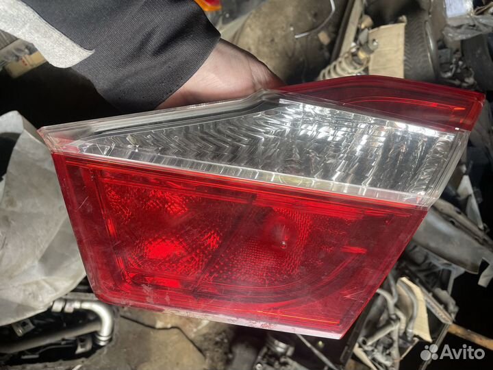 Фонарь в крышку багажника Toyota Camry V50 (Koito