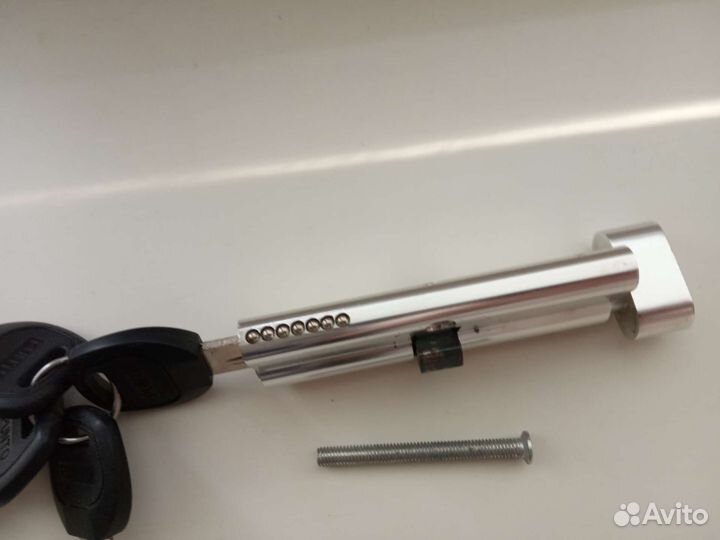 Личинка от двери