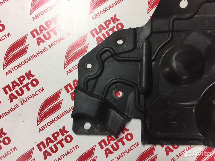 Пыльник двигателя правый Nissan X-Trail T31