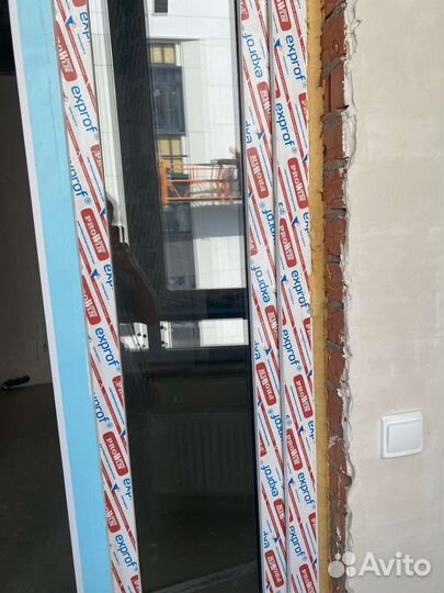 Балконная дверь с окном