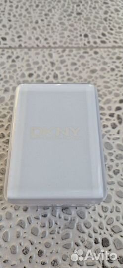 Продаются часы женские dkny