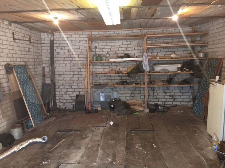 Гараж, > 30 м²