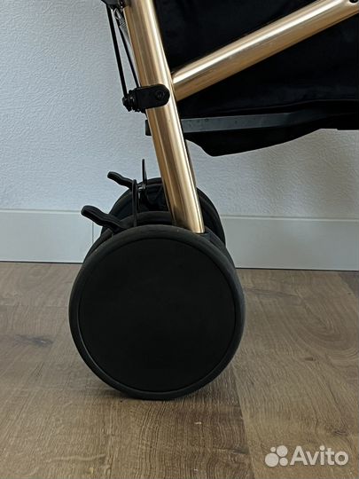 Прогулочная коляска-трость elodie