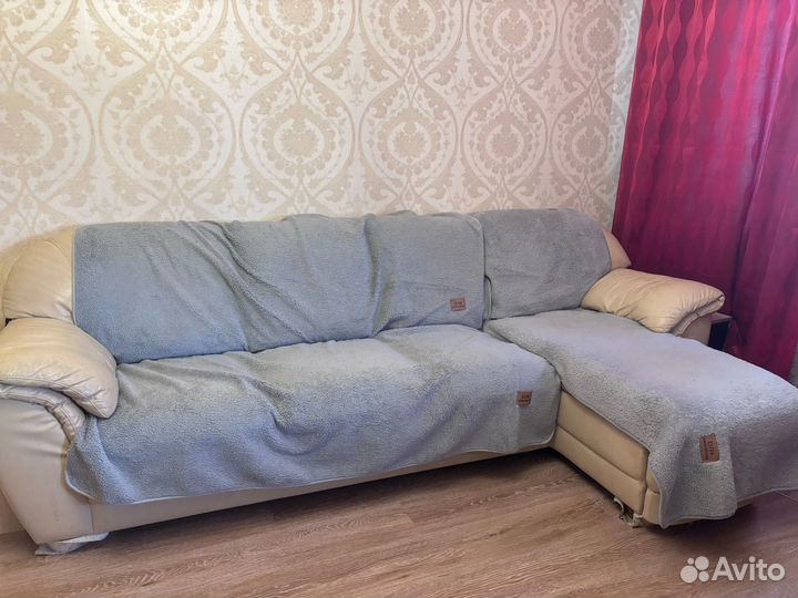 Кожаный диван