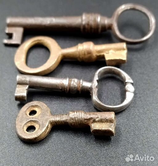 Старинные ключи от замков 4шт. до 1917 года