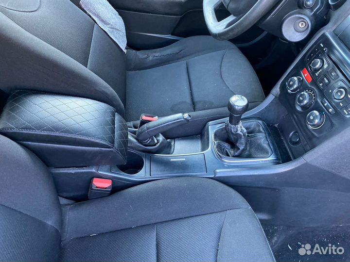 Центральная консоль Citroen C4 2