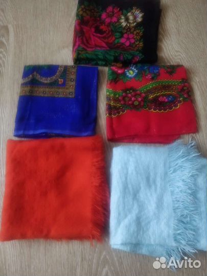 Платки в ас- те шерсть ссср,с люрексом