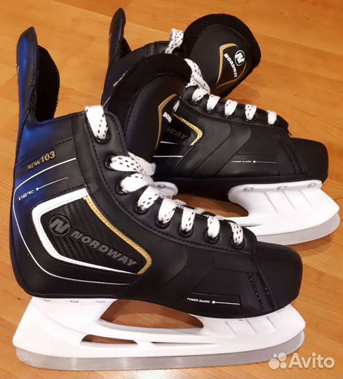 Коньки хоккейные