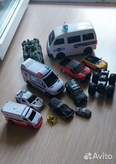 Игрушки машинки пакетом