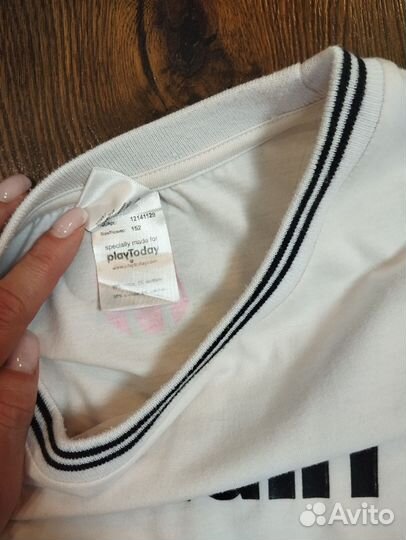 Продам летний костюм для девочки