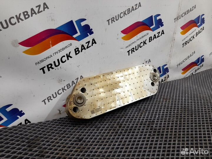 Радиатор масляный Renault T, Volvo FH