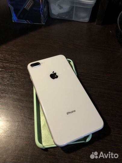 iPhone 8 Plus, 64 ГБ