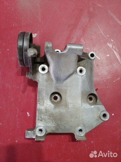 Кронштейн генератора Nissan Almera N16 QG15DE 2006