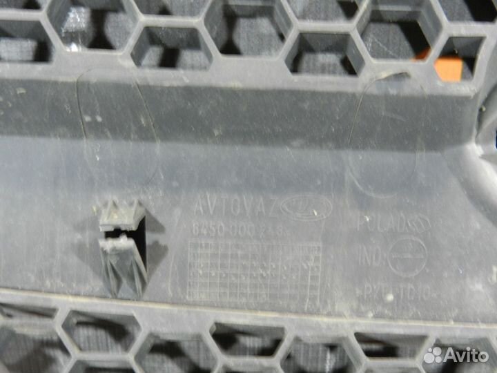 Решетка радиатора - LADA Largus