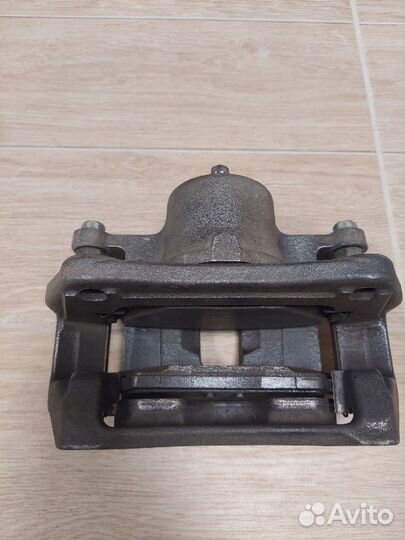 KIA Soul 3 суппорта передние с дисками 20 год