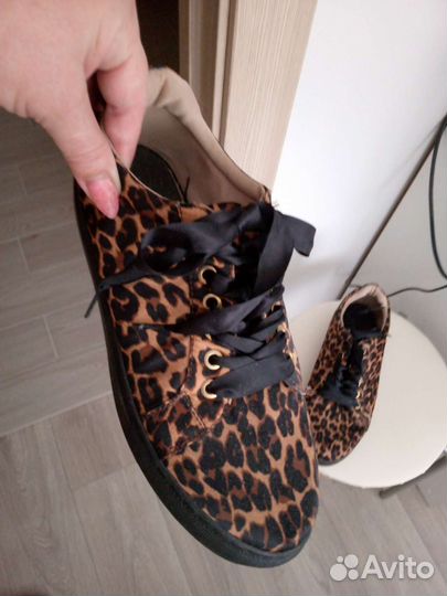 Кроссовки женские 40 размер