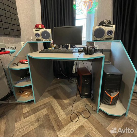 Игровой компьютерный стол