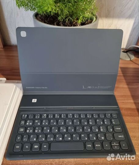 Чехол-Клавиатура Samsung Galaxy Tab S5e