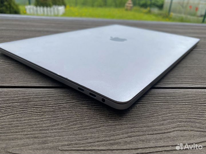 Apple MacBook Pro 15 2019 i9 32Gb/512Gb 560X