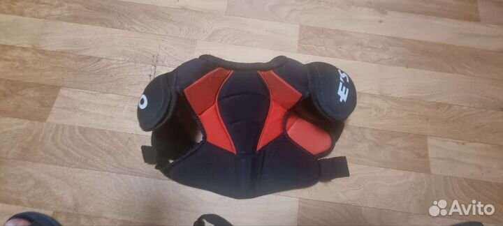 Хоккейная форма нагрудник