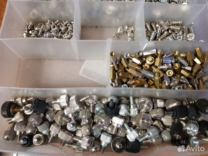 Набор крепежных изделий для корпусов